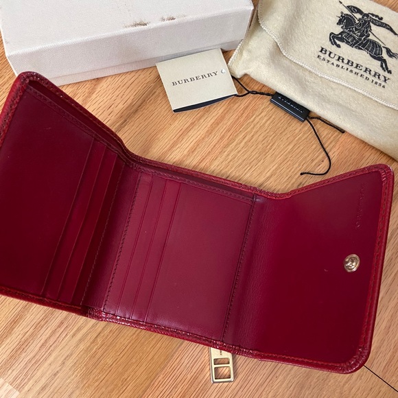 Burberry Medium Wallet - Picture 6 of 11